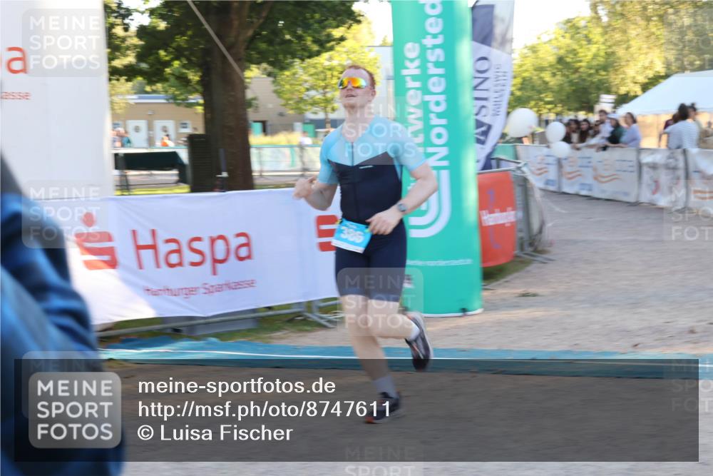 07.09.2025 - 19. Norderstedt Triathlon Luisa Fischer http://msf.ph/oto/8747611 07.09.2025 17:35:30 Ziel 386 meine-sportfotos.de