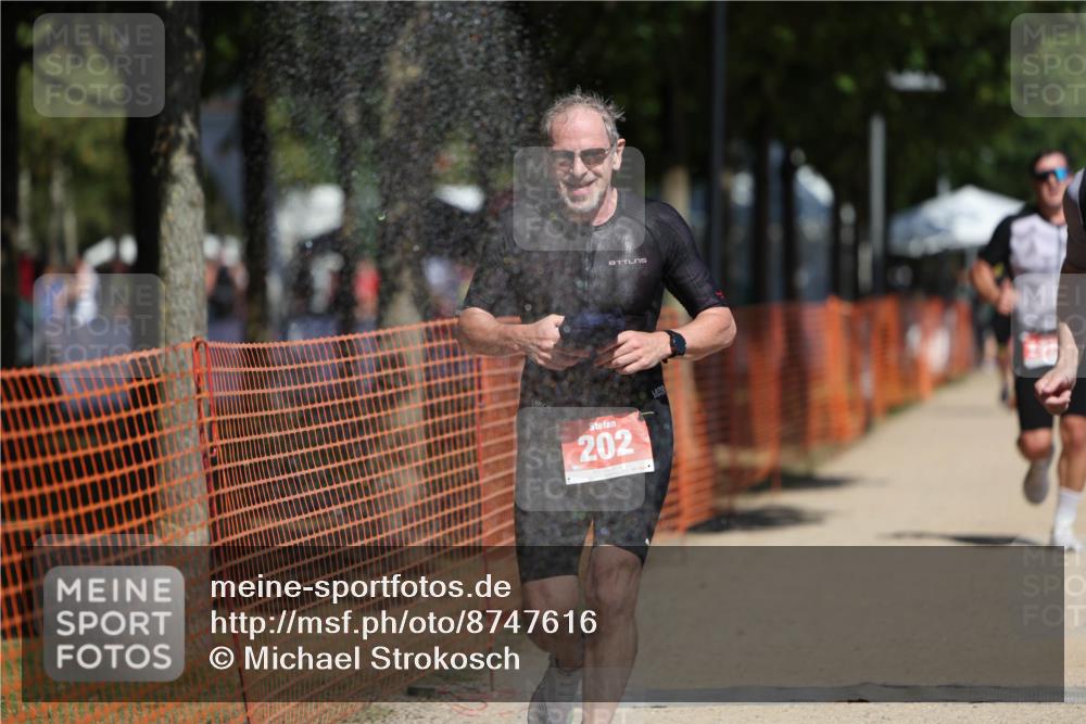 07.09.2025 - 19. Norderstedt Triathlon Michael Strokosch http://msf.ph/oto/8747616 07.09.2025 12:38:09 Laufen 136, 182, 202, 1378 meine-sportfotos.de