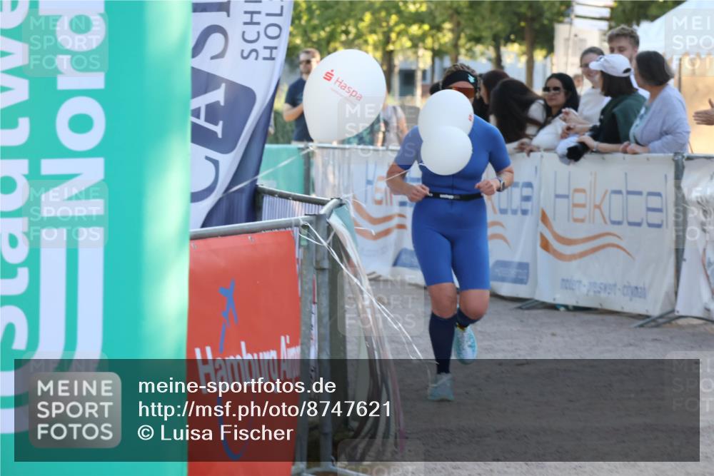 07.09.2025 - 19. Norderstedt Triathlon Luisa Fischer http://msf.ph/oto/8747621 07.09.2025 17:35:45 Ziel 1454 meine-sportfotos.de