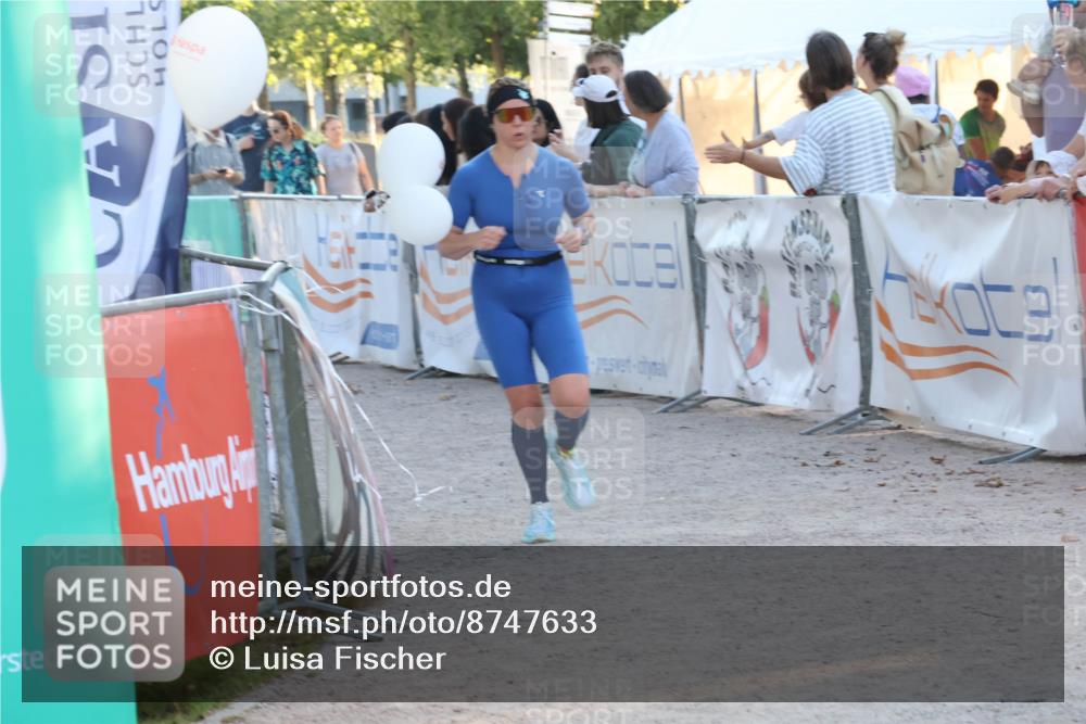 07.09.2025 - 19. Norderstedt Triathlon Luisa Fischer http://msf.ph/oto/8747633 07.09.2025 17:35:45 Ziel 1454 meine-sportfotos.de