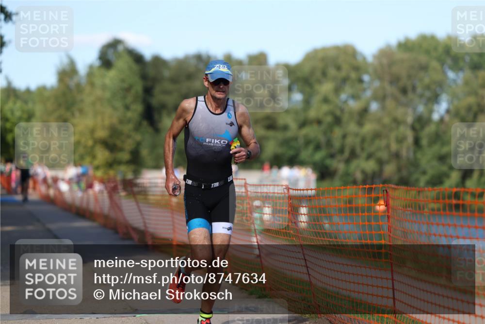 07.09.2025 - 19. Norderstedt Triathlon Michael Strokosch http://msf.ph/oto/8747634 07.09.2025 14:51:27 Laufen 979, 988 meine-sportfotos.de