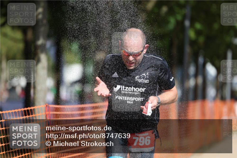 07.09.2025 - 19. Norderstedt Triathlon Michael Strokosch http://msf.ph/oto/8747639 07.09.2025 12:01:18 Laufen 796, 1348 meine-sportfotos.de