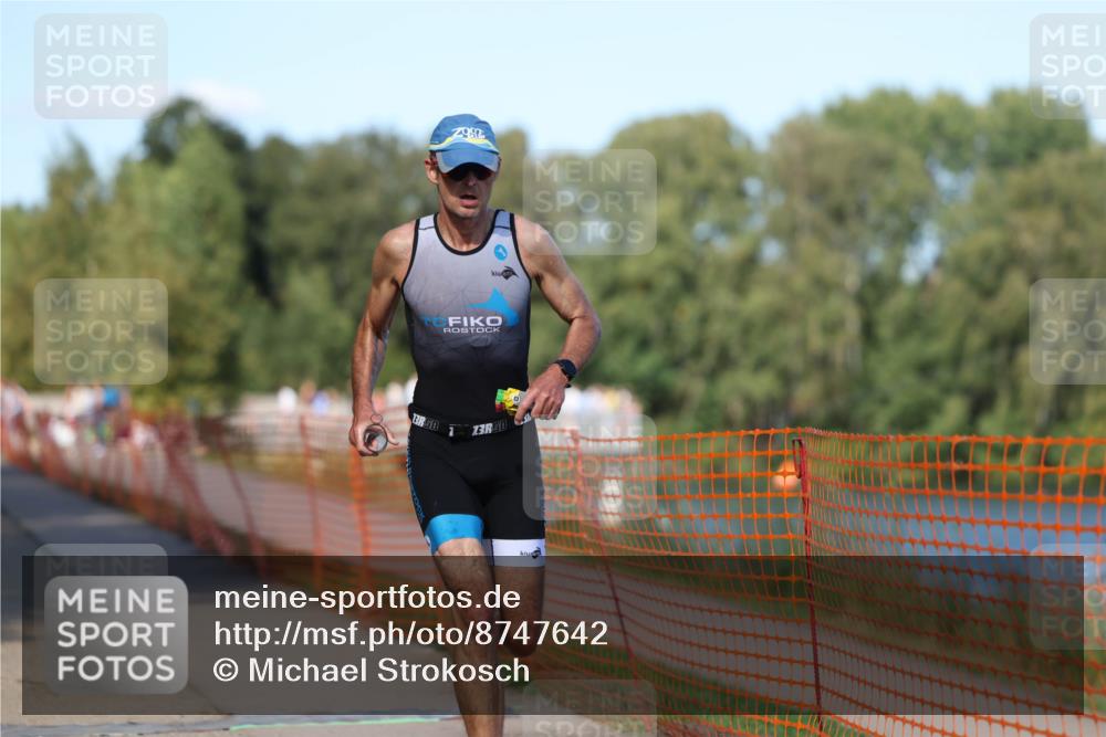 07.09.2025 - 19. Norderstedt Triathlon Michael Strokosch http://msf.ph/oto/8747642 07.09.2025 14:51:27 Laufen 979, 988 meine-sportfotos.de