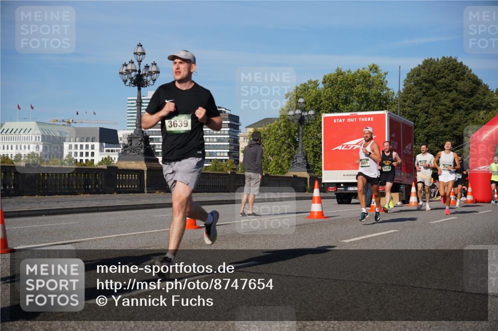 07.09.2025 - BARMER Alsterlauf Yannick Fuchs http://msf.ph/oto/8747654 07.09.2025 09:32:39 Laufen 3639, 2401, 11, 5436, 37, 5582 meine-sportfotos.de