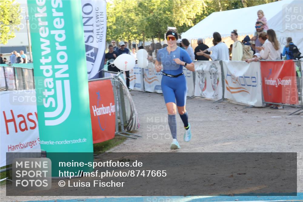 07.09.2025 - 19. Norderstedt Triathlon Luisa Fischer http://msf.ph/oto/8747665 07.09.2025 17:35:47 Ziel 1454 meine-sportfotos.de