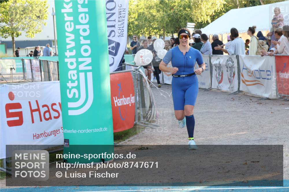 07.09.2025 - 19. Norderstedt Triathlon Luisa Fischer http://msf.ph/oto/8747671 07.09.2025 17:35:47 Ziel 1454 meine-sportfotos.de
