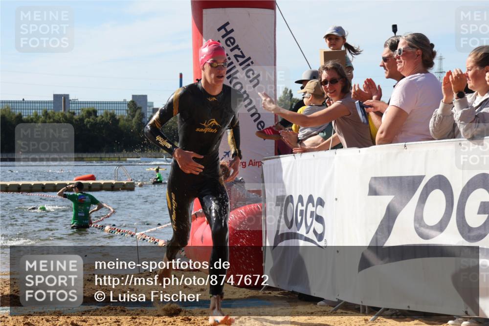 07.09.2025 - 19. Norderstedt Triathlon Luisa Fischer http://msf.ph/oto/8747672 07.09.2025 10:49:55 Schwimmen 1158, 1176 meine-sportfotos.de