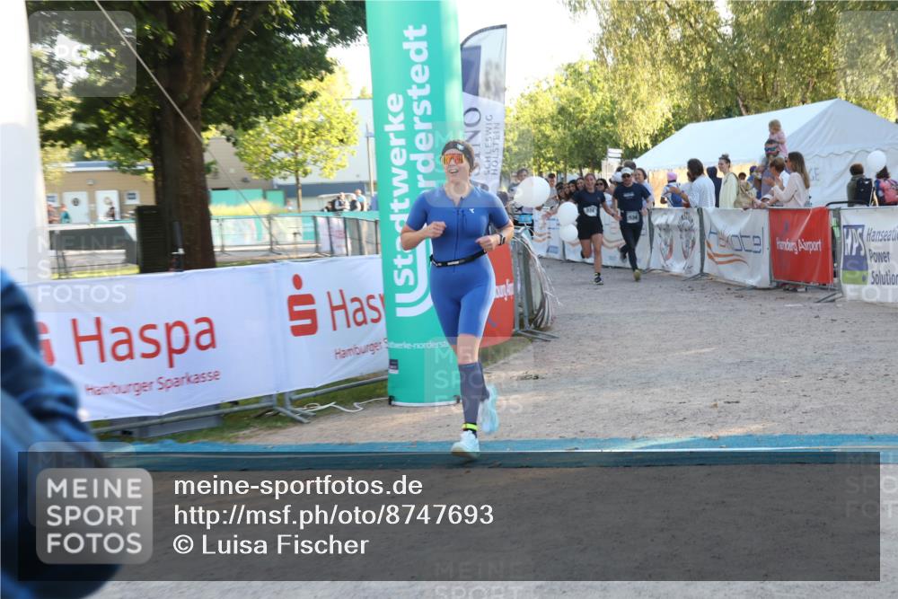 07.09.2025 - 19. Norderstedt Triathlon Luisa Fischer http://msf.ph/oto/8747693 07.09.2025 17:35:49 Ziel 934, 1454 meine-sportfotos.de