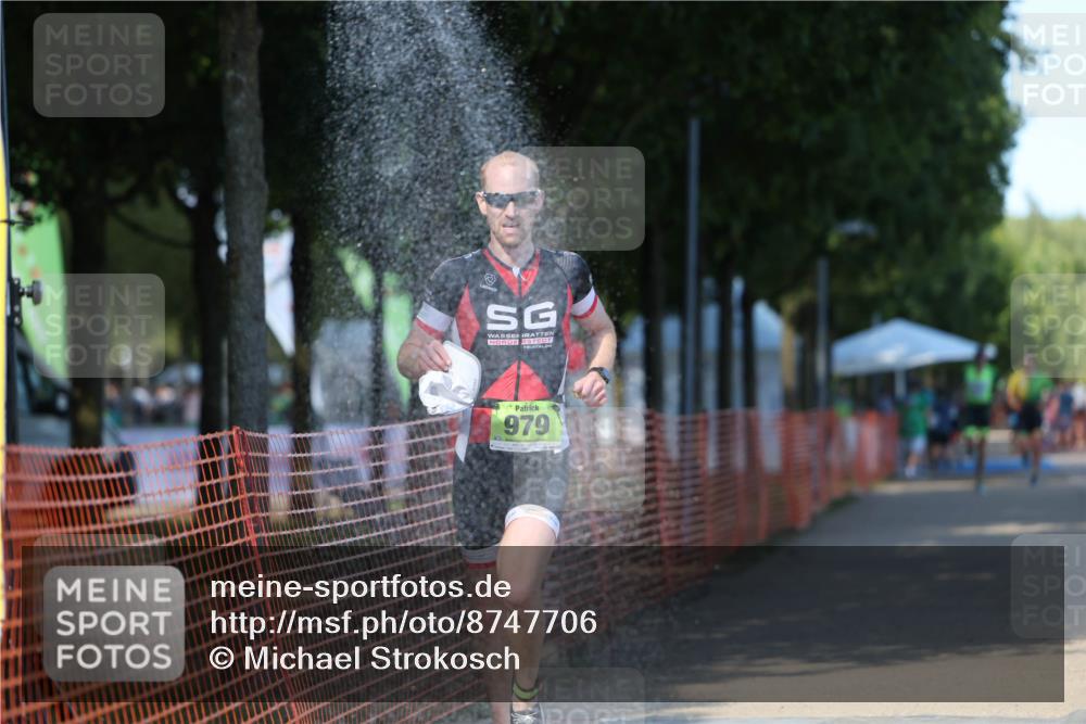 07.09.2025 - 19. Norderstedt Triathlon Michael Strokosch http://msf.ph/oto/8747706 07.09.2025 14:51:31 Laufen 979, 988 meine-sportfotos.de