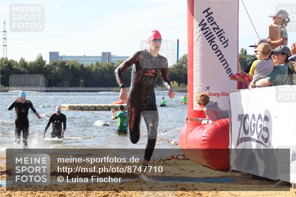 07.09.2025 - 19. Norderstedt Triathlon Luisa Fischer http://msf.ph/oto/8747710 07.09.2025 10:50:00 Schwimmen 1158, 1171, 1176 meine-sportfotos.de