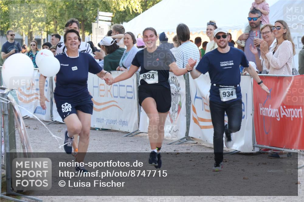07.09.2025 - 19. Norderstedt Triathlon Luisa Fischer http://msf.ph/oto/8747715 07.09.2025 17:35:50 Ziel 376, 934, 1454 meine-sportfotos.de