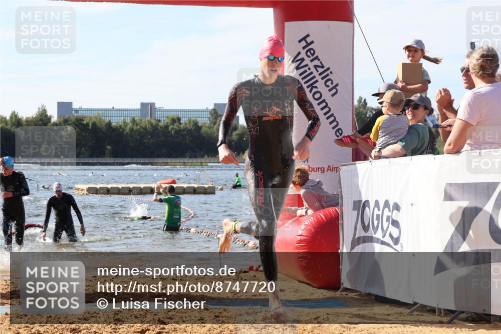 07.09.2025 - 19. Norderstedt Triathlon Luisa Fischer http://msf.ph/oto/8747720 07.09.2025 10:50:00 Schwimmen 1158, 1171, 1176 meine-sportfotos.de