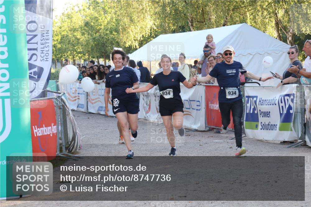 07.09.2025 - 19. Norderstedt Triathlon Luisa Fischer http://msf.ph/oto/8747736 07.09.2025 17:35:51 Ziel 376, 934, 1454 meine-sportfotos.de