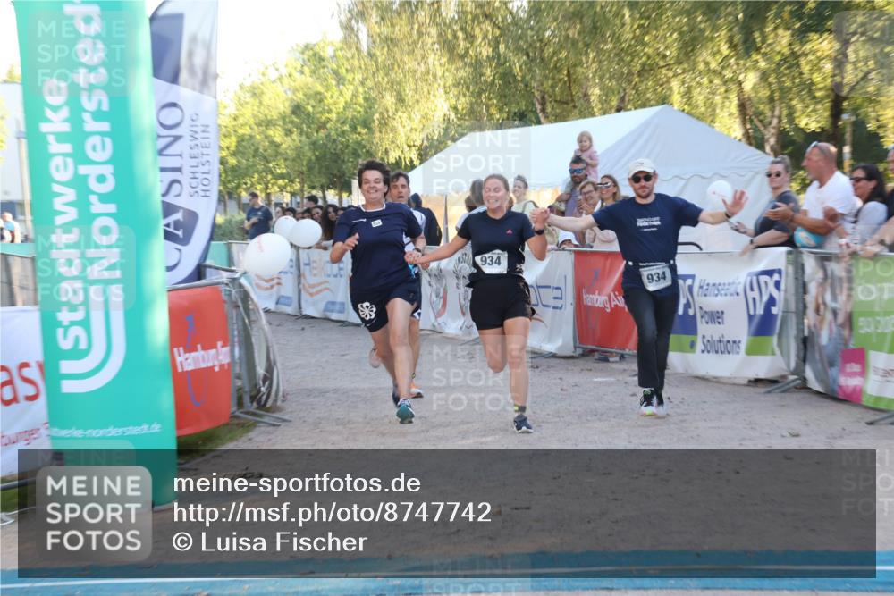 07.09.2025 - 19. Norderstedt Triathlon Luisa Fischer http://msf.ph/oto/8747742 07.09.2025 17:35:51 Ziel 376, 934, 1454 meine-sportfotos.de