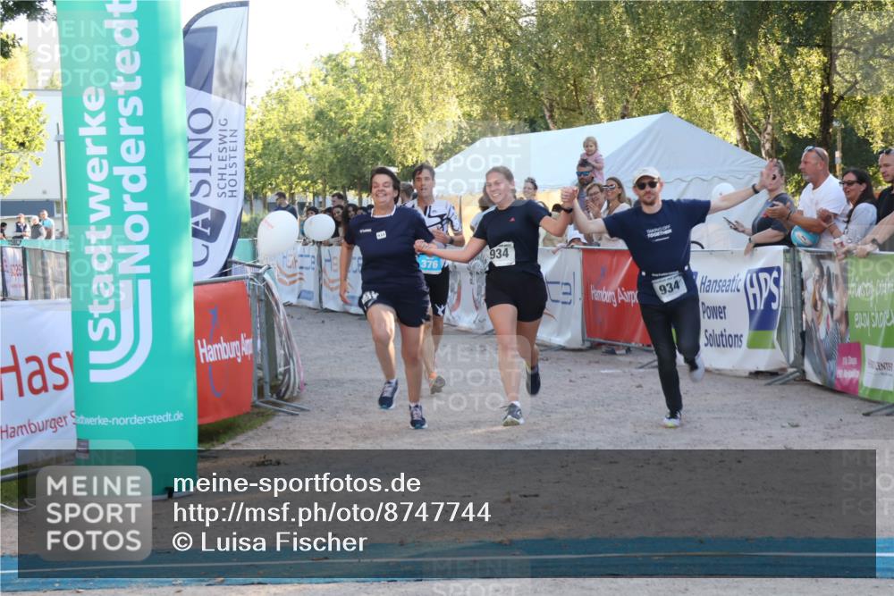 07.09.2025 - 19. Norderstedt Triathlon Luisa Fischer http://msf.ph/oto/8747744 07.09.2025 17:35:52 Ziel 376, 934, 1454 meine-sportfotos.de