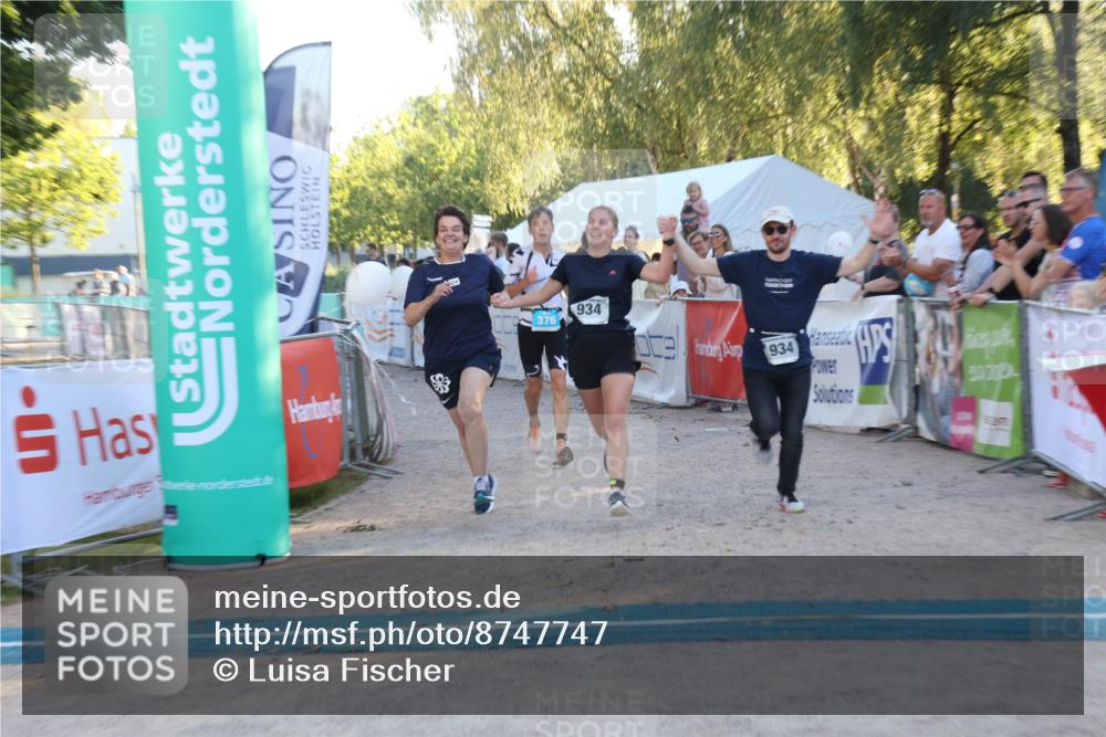 07.09.2025 - 19. Norderstedt Triathlon Luisa Fischer http://msf.ph/oto/8747747 07.09.2025 17:35:52 Ziel 376, 934, 1454 meine-sportfotos.de