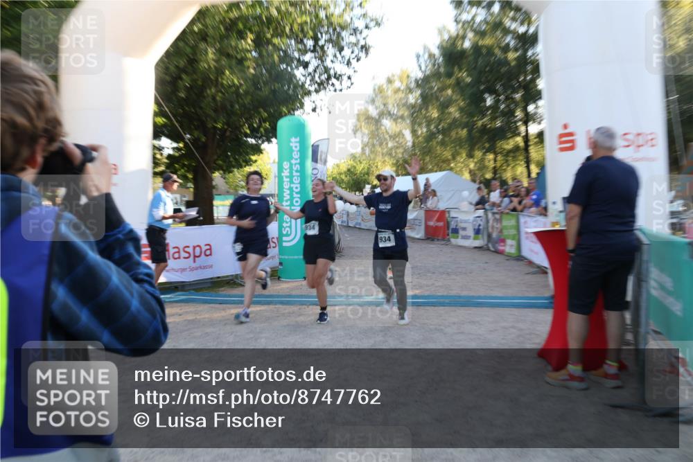 07.09.2025 - 19. Norderstedt Triathlon Luisa Fischer http://msf.ph/oto/8747762 07.09.2025 17:35:53 Ziel 376, 934, 1454 meine-sportfotos.de