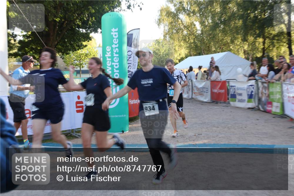 07.09.2025 - 19. Norderstedt Triathlon Luisa Fischer http://msf.ph/oto/8747767 07.09.2025 17:35:54 Ziel 376, 934, 1454 meine-sportfotos.de