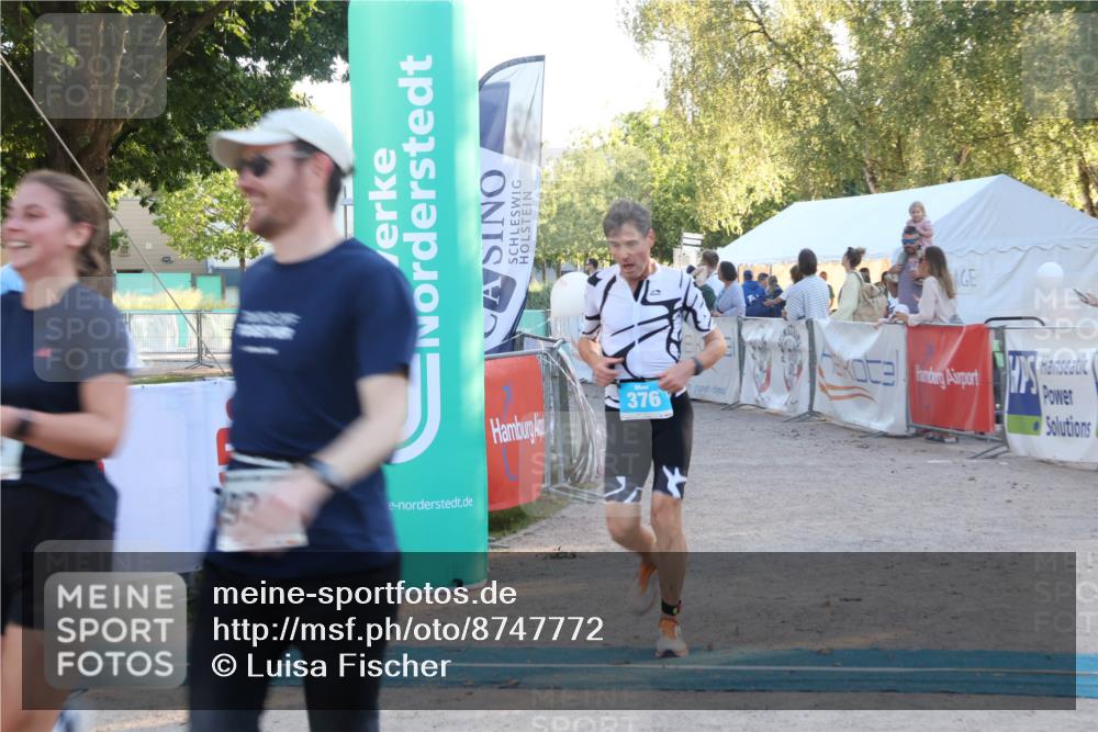 07.09.2025 - 19. Norderstedt Triathlon Luisa Fischer http://msf.ph/oto/8747772 07.09.2025 17:35:54 Ziel 376, 934, 1454 meine-sportfotos.de