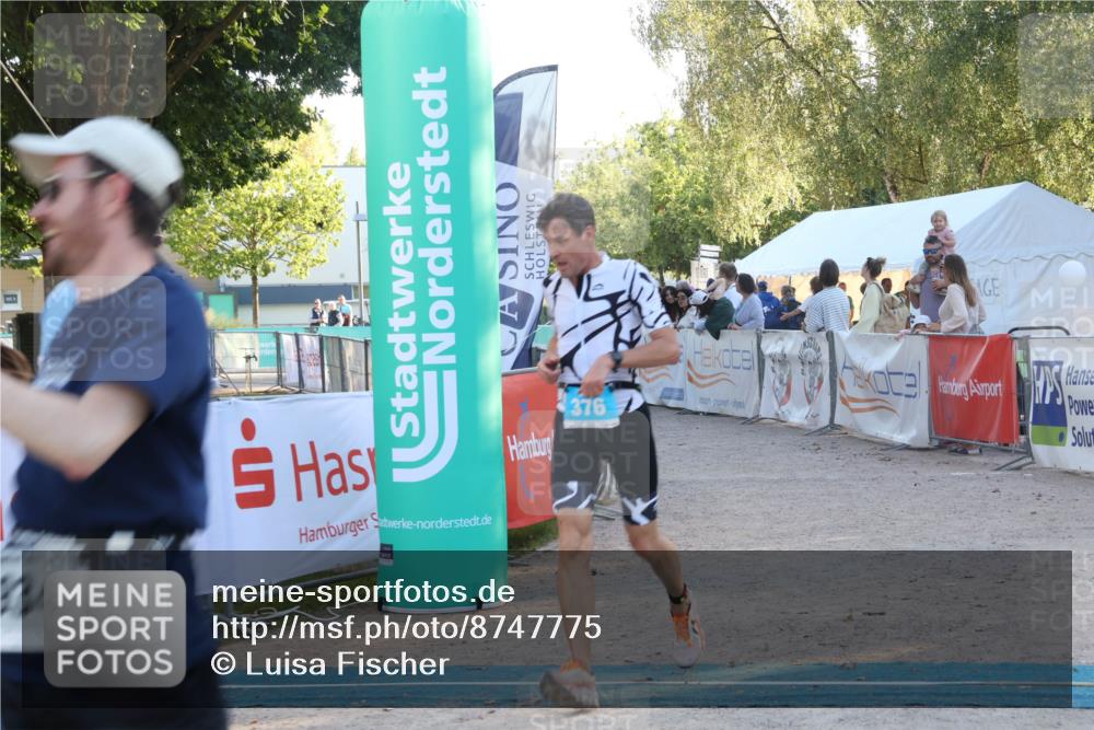 07.09.2025 - 19. Norderstedt Triathlon Luisa Fischer http://msf.ph/oto/8747775 07.09.2025 17:35:54 Ziel 376, 934, 1454 meine-sportfotos.de