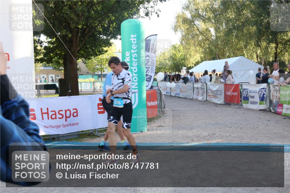 07.09.2025 - 19. Norderstedt Triathlon Luisa Fischer http://msf.ph/oto/8747781 07.09.2025 17:35:55 Ziel 376, 934, 1454 meine-sportfotos.de
