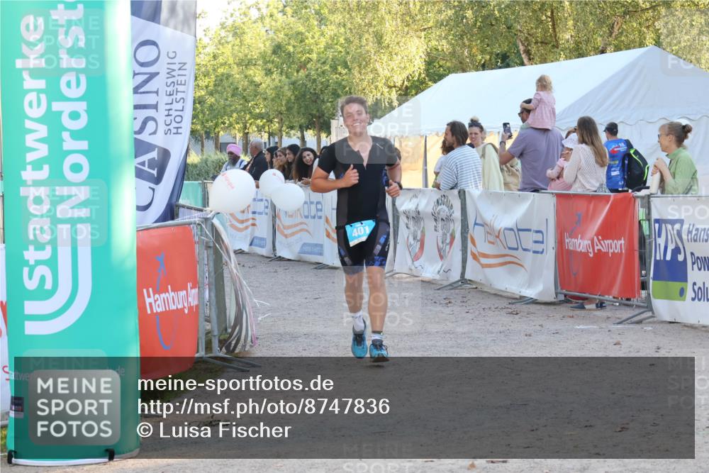 07.09.2025 - 19. Norderstedt Triathlon Luisa Fischer http://msf.ph/oto/8747836 07.09.2025 17:36:50 Ziel 401 meine-sportfotos.de