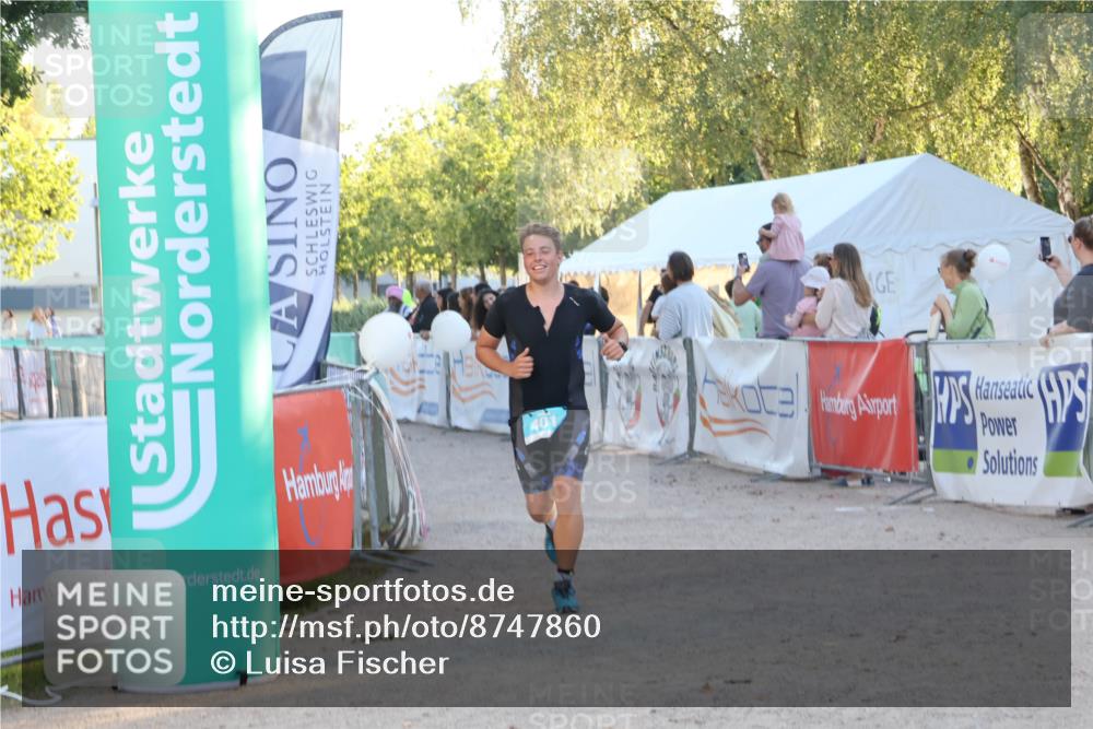 07.09.2025 - 19. Norderstedt Triathlon Luisa Fischer http://msf.ph/oto/8747860 07.09.2025 17:36:51 Ziel 401 meine-sportfotos.de