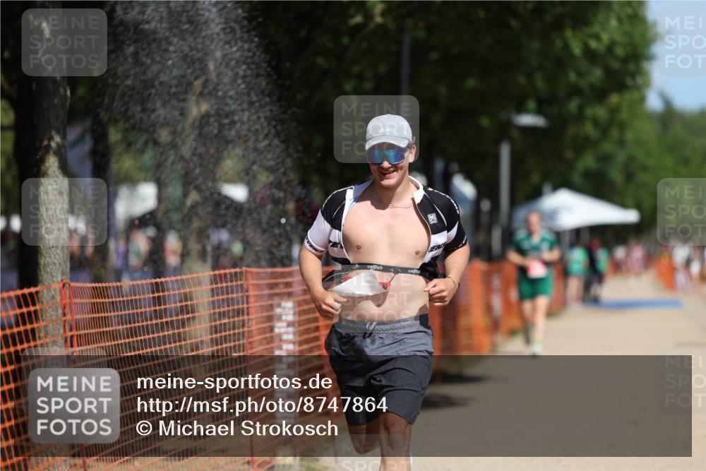 07.09.2025 - 19. Norderstedt Triathlon Michael Strokosch http://msf.ph/oto/8747864 07.09.2025 12:38:26 Laufen 715, 720, 1224 meine-sportfotos.de