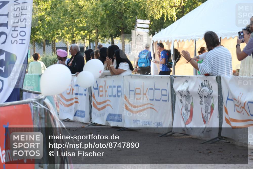 07.09.2025 - 19. Norderstedt Triathlon Luisa Fischer http://msf.ph/oto/8747890 07.09.2025 17:37:03 Ziel  meine-sportfotos.de
