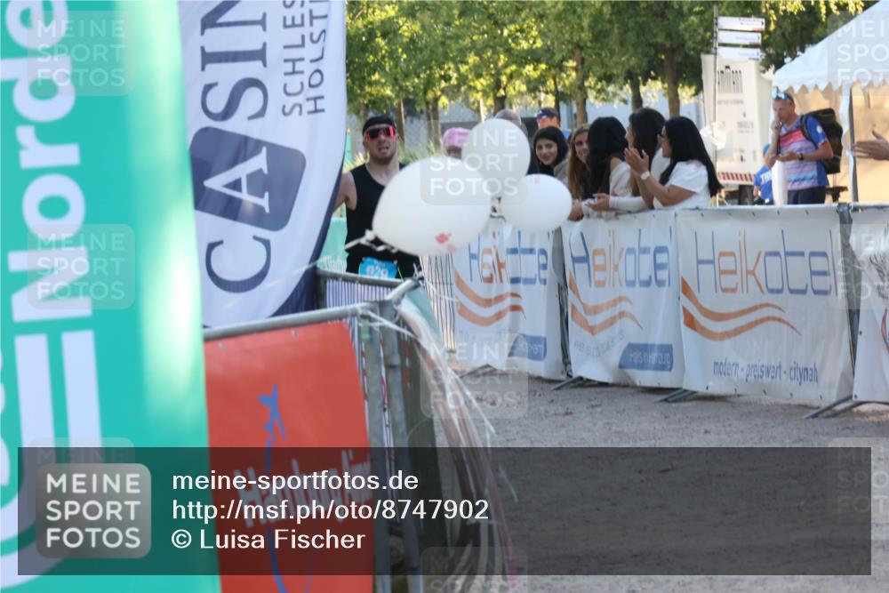 07.09.2025 - 19. Norderstedt Triathlon Luisa Fischer http://msf.ph/oto/8747902 07.09.2025 17:37:05 Ziel 929 meine-sportfotos.de