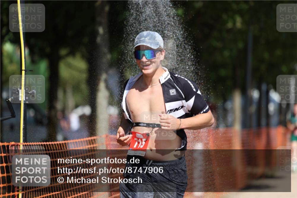 07.09.2025 - 19. Norderstedt Triathlon Michael Strokosch http://msf.ph/oto/8747906 07.09.2025 12:38:27 Laufen 715, 720, 1224 meine-sportfotos.de