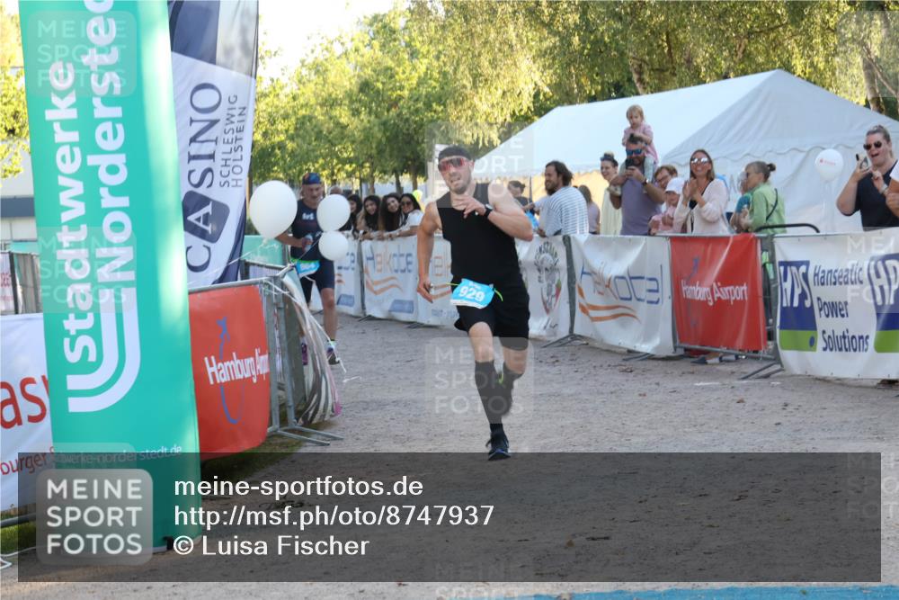 07.09.2025 - 19. Norderstedt Triathlon Luisa Fischer http://msf.ph/oto/8747937 07.09.2025 17:37:07 Ziel 864, 929 meine-sportfotos.de