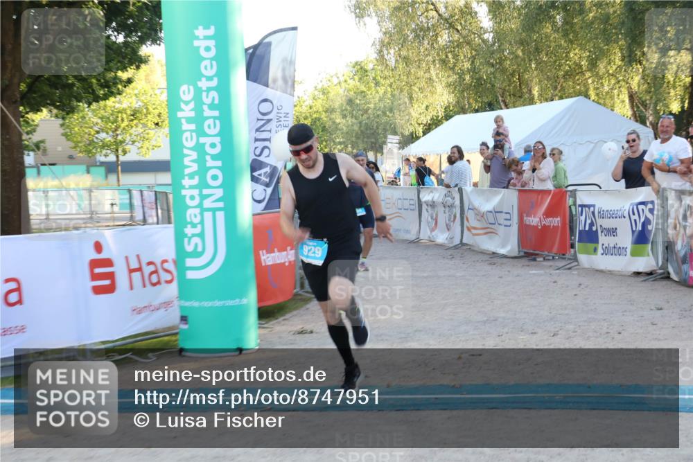 07.09.2025 - 19. Norderstedt Triathlon Luisa Fischer http://msf.ph/oto/8747951 07.09.2025 17:37:08 Ziel 864, 929 meine-sportfotos.de