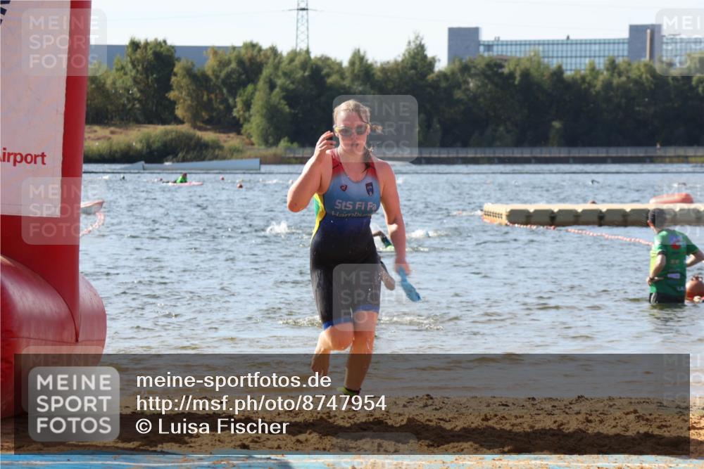 07.09.2025 - 19. Norderstedt Triathlon Luisa Fischer http://msf.ph/oto/8747954 07.09.2025 10:50:28 Schwimmen 1160, 1167, 1189 meine-sportfotos.de