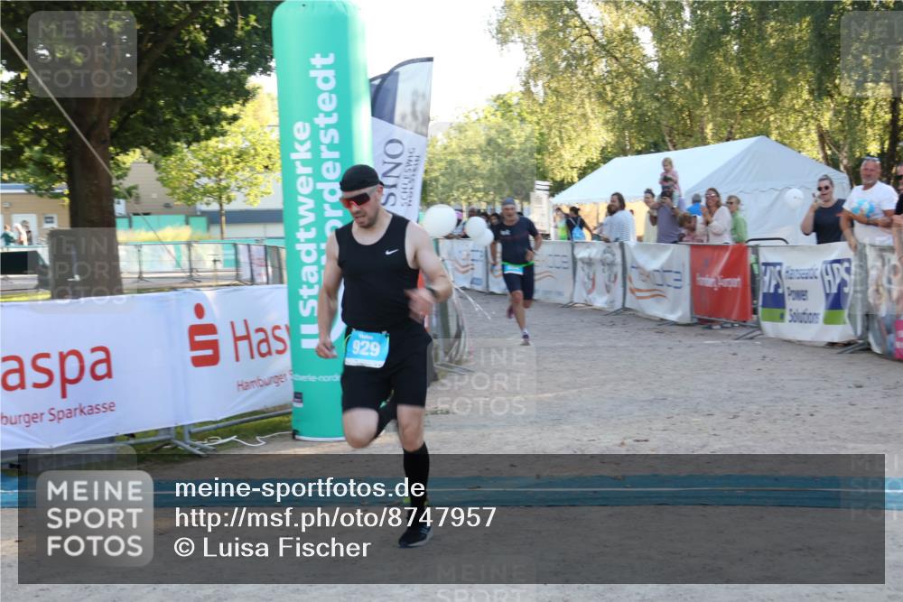 07.09.2025 - 19. Norderstedt Triathlon Luisa Fischer http://msf.ph/oto/8747957 07.09.2025 17:37:08 Ziel 864, 929 meine-sportfotos.de