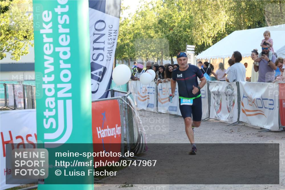 07.09.2025 - 19. Norderstedt Triathlon Luisa Fischer http://msf.ph/oto/8747967 07.09.2025 17:37:09 Ziel 864, 929 meine-sportfotos.de