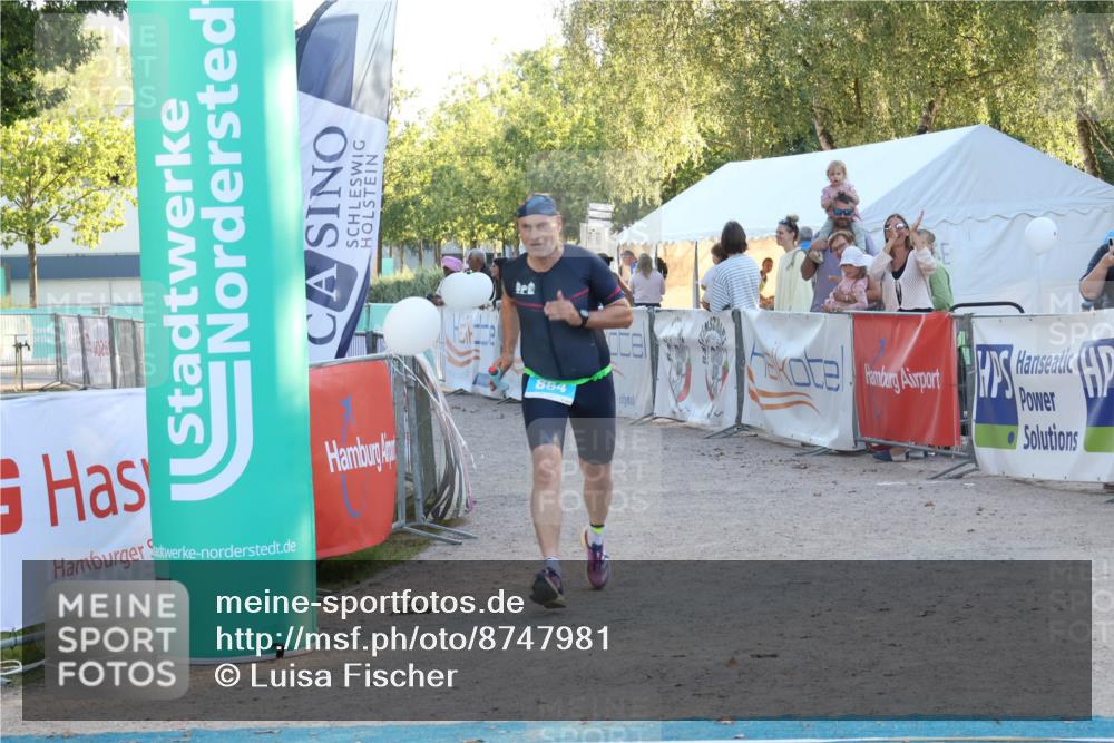 07.09.2025 - 19. Norderstedt Triathlon Luisa Fischer http://msf.ph/oto/8747981 07.09.2025 17:37:10 Ziel 864, 929 meine-sportfotos.de