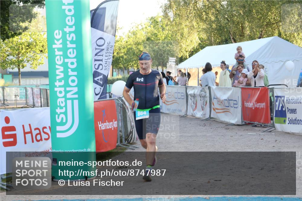 07.09.2025 - 19. Norderstedt Triathlon Luisa Fischer http://msf.ph/oto/8747987 07.09.2025 17:37:11 Ziel 864, 929 meine-sportfotos.de