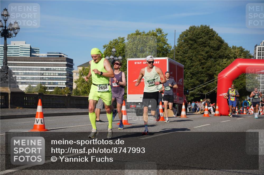 07.09.2025 - BARMER Alsterlauf Yannick Fuchs http://msf.ph/oto/8747993 07.09.2025 09:32:51 Laufen 2658, 370, 5863, 437, 5057 meine-sportfotos.de
