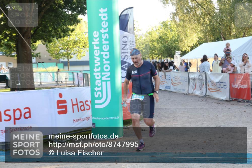 07.09.2025 - 19. Norderstedt Triathlon Luisa Fischer http://msf.ph/oto/8747995 07.09.2025 17:37:11 Ziel 864, 929 meine-sportfotos.de
