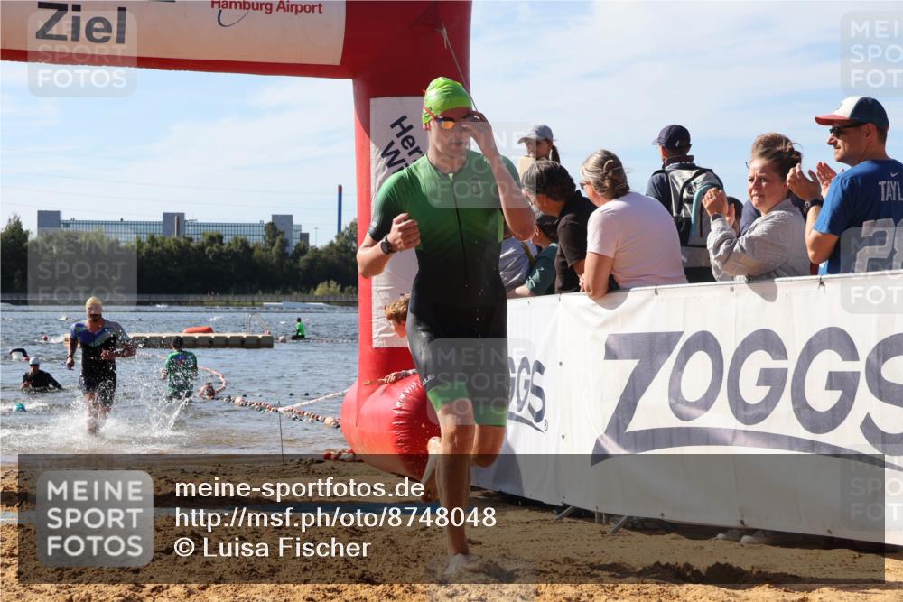 07.09.2025 - 19. Norderstedt Triathlon Luisa Fischer http://msf.ph/oto/8748048 07.09.2025 10:50:53 Schwimmen 749, 1173 meine-sportfotos.de