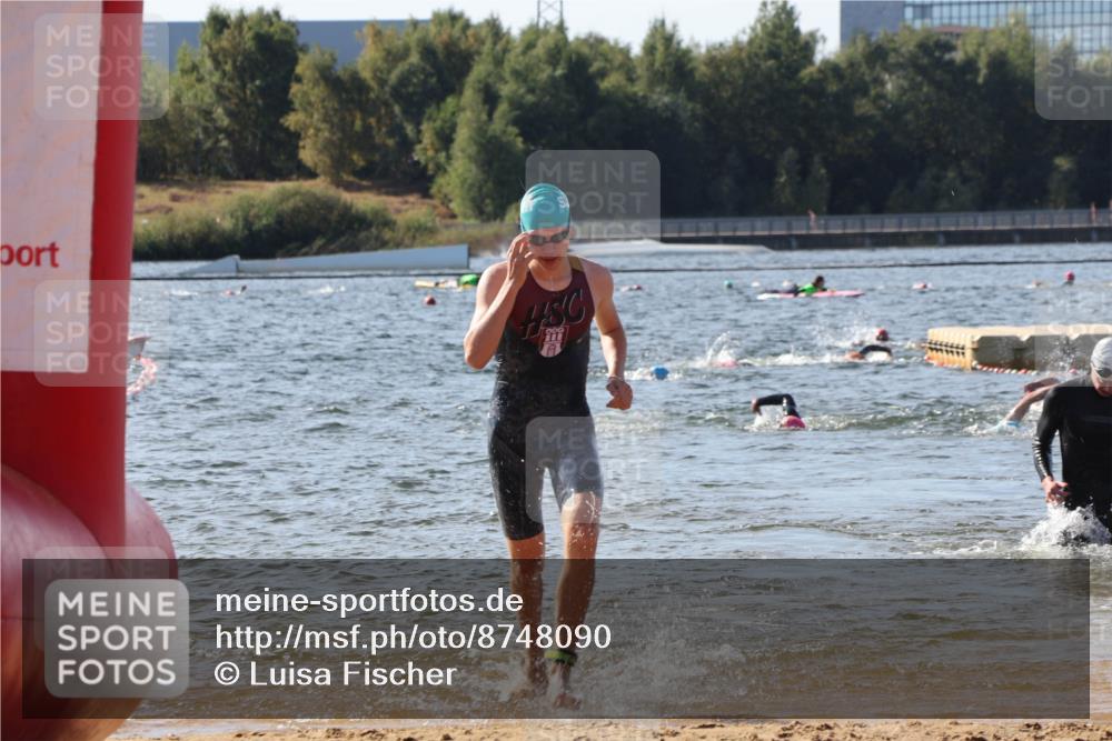 07.09.2025 - 19. Norderstedt Triathlon Luisa Fischer http://msf.ph/oto/8748090 07.09.2025 10:50:59 Schwimmen 749, 1172, 1173 meine-sportfotos.de
