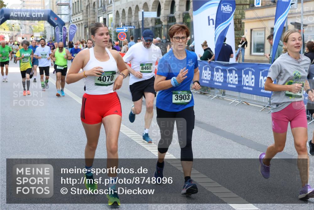 07.09.2025 - BARMER Alsterlauf Strokosch-Dieckow http://msf.ph/oto/8748096 07.09.2025 10:16:30 Ziel 2461, 3403, 4113, 4115, 4402, 4693, 4765, 4995, 5163, 5832, 5888, 8131, 8138 meine-sportfotos.de