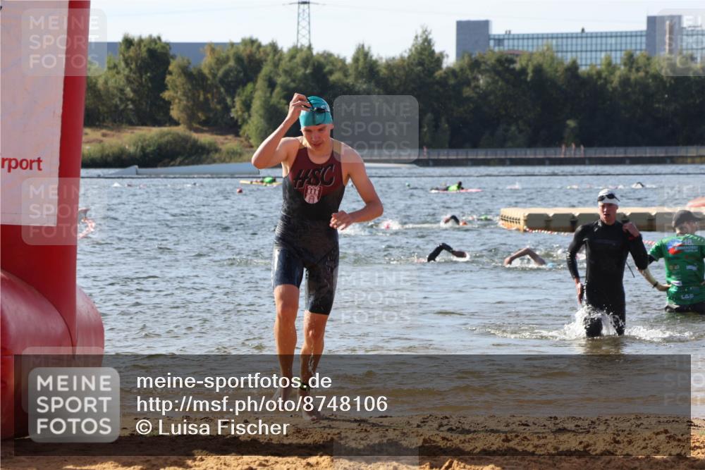 07.09.2025 - 19. Norderstedt Triathlon Luisa Fischer http://msf.ph/oto/8748106 07.09.2025 10:51:00 Schwimmen 749, 1172, 1173, 1202 meine-sportfotos.de