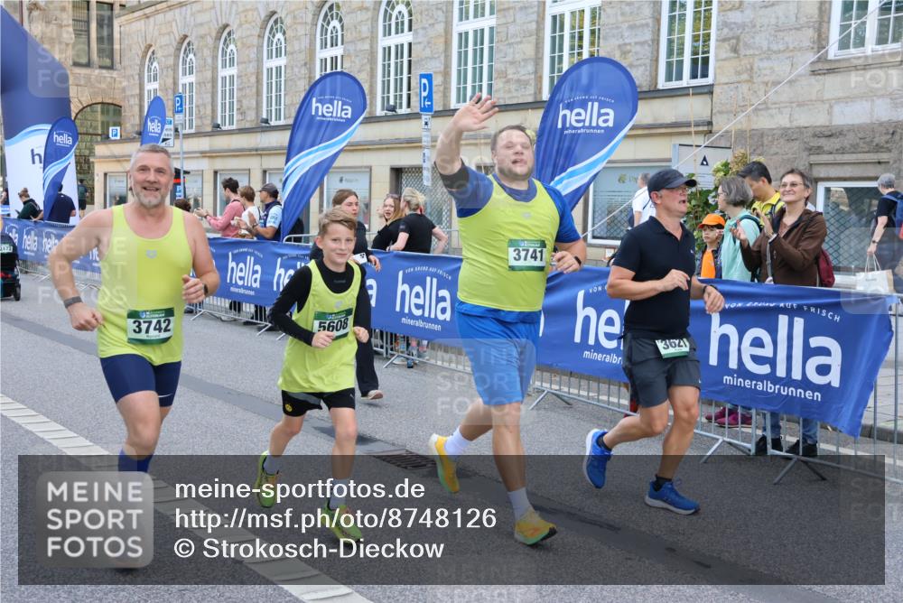 07.09.2025 - BARMER Alsterlauf Strokosch-Dieckow http://msf.ph/oto/8748126 07.09.2025 10:16:25 Ziel 2857, 3403, 3808, 3933, 4495, 4497, 4534, 4693, 4765, 4995, 5163, 5261, 5597, 8131, 8138 meine-sportfotos.de
