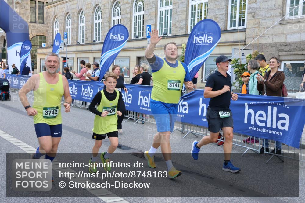 07.09.2025 - BARMER Alsterlauf Strokosch-Dieckow http://msf.ph/oto/8748163 07.09.2025 10:16:25 Ziel 2857, 3403, 3808, 3933, 4495, 4497, 4534, 4693, 4765, 4995, 5163, 5261, 5597, 8131, 8138 meine-sportfotos.de