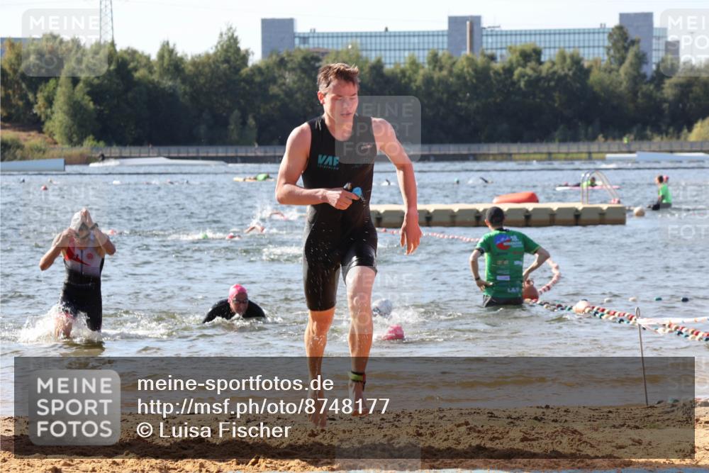 07.09.2025 - 19. Norderstedt Triathlon Luisa Fischer http://msf.ph/oto/8748177 07.09.2025 10:51:20 Schwimmen 1166, 1174 meine-sportfotos.de