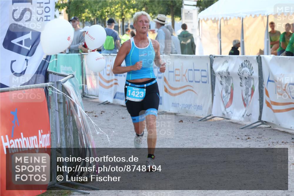 07.09.2025 - 19. Norderstedt Triathlon Luisa Fischer http://msf.ph/oto/8748194 07.09.2025 17:42:37 Ziel 1423 meine-sportfotos.de