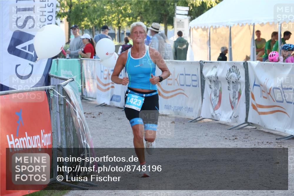 07.09.2025 - 19. Norderstedt Triathlon Luisa Fischer http://msf.ph/oto/8748196 07.09.2025 17:42:38 Ziel 1423 meine-sportfotos.de