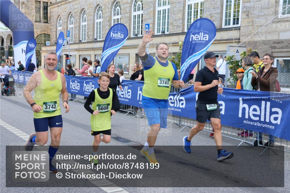 07.09.2025 - BARMER Alsterlauf Strokosch-Dieckow http://msf.ph/oto/8748199 07.09.2025 10:16:25 Ziel 2857, 3403, 3808, 3933, 4495, 4497, 4534, 4693, 4765, 4995, 5163, 5261, 5597, 8131, 8138 meine-sportfotos.de